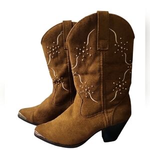 Dingo 6.5 Women's Sonnet Western boots Studs and Embroidered Chocolate /Brown